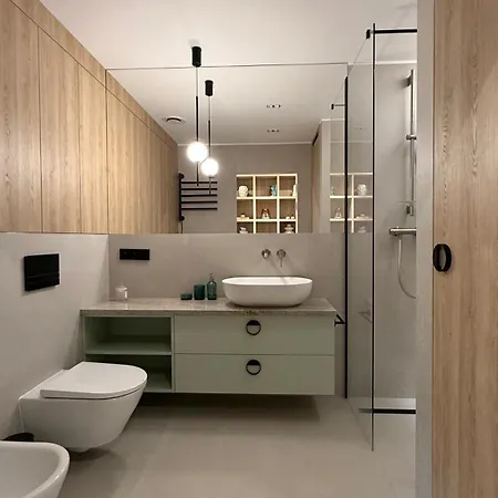 Flamingo - Luxury In Brama Portowa شتشيتسين